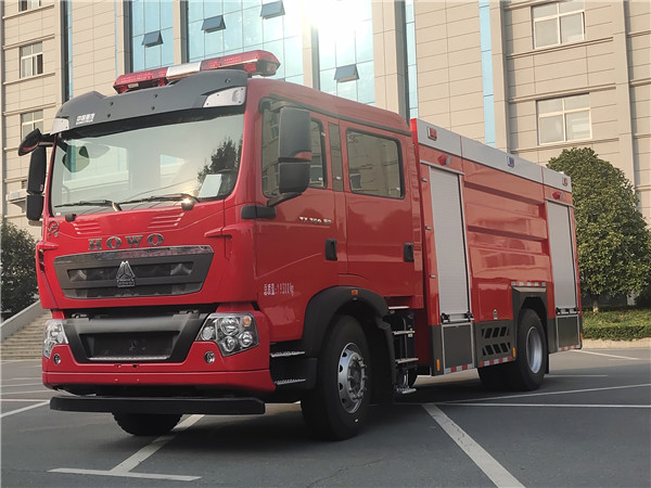 重汽8噸泡沫消防車
